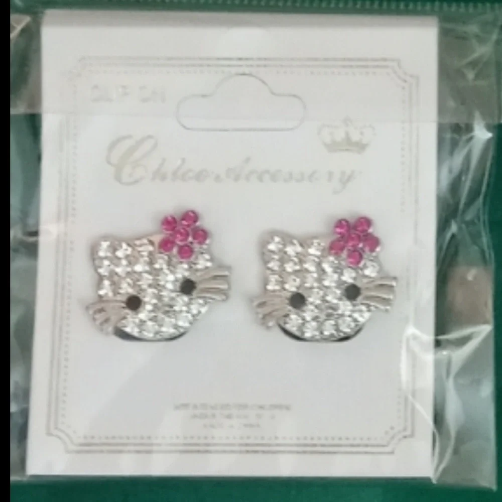 SILVER Hello Kitty CZ earrings *CLIP ON* These are CLIP ON** Hard to Find!… - Picture 5 of 6
